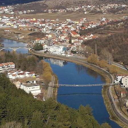 Trilj Apartman Jurika Eksteriør billede