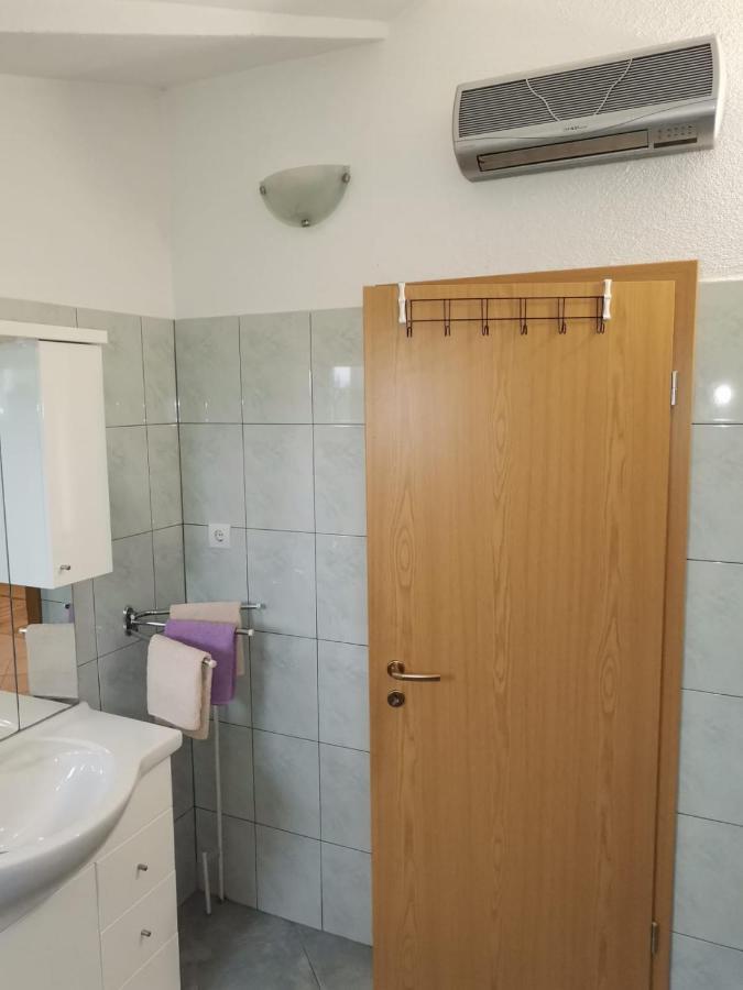 Trilj Apartman Jurika Eksteriør billede