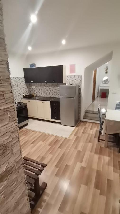 Trilj Apartman Jurika Eksteriør billede