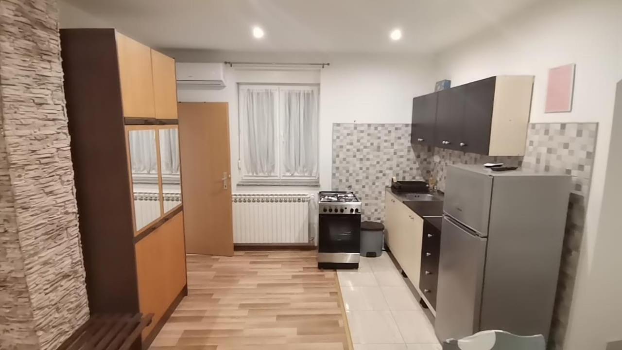 Trilj Apartman Jurika Eksteriør billede