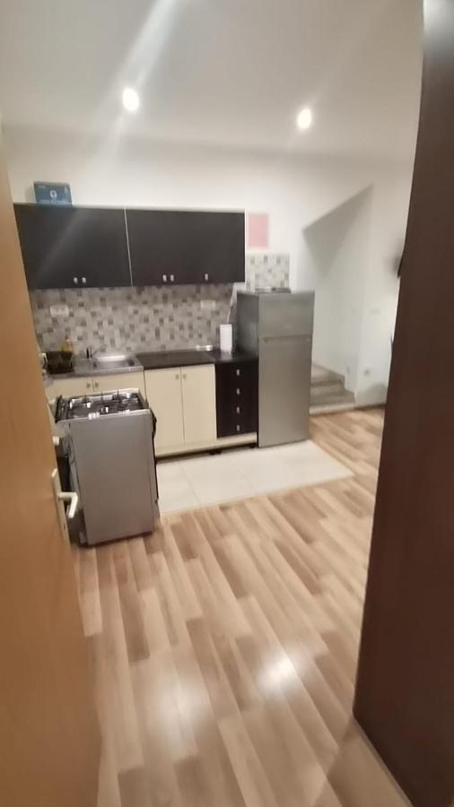 Trilj Apartman Jurika Eksteriør billede